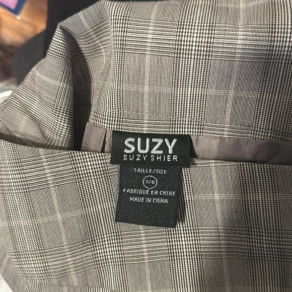 Suzy shier skirt, size 7/8, greyish colour. - Picture 3 of 3